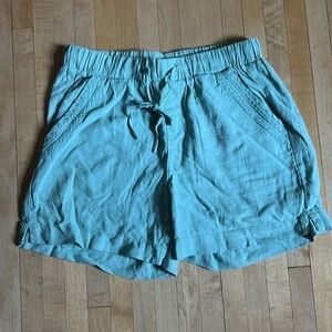 Linen shorts